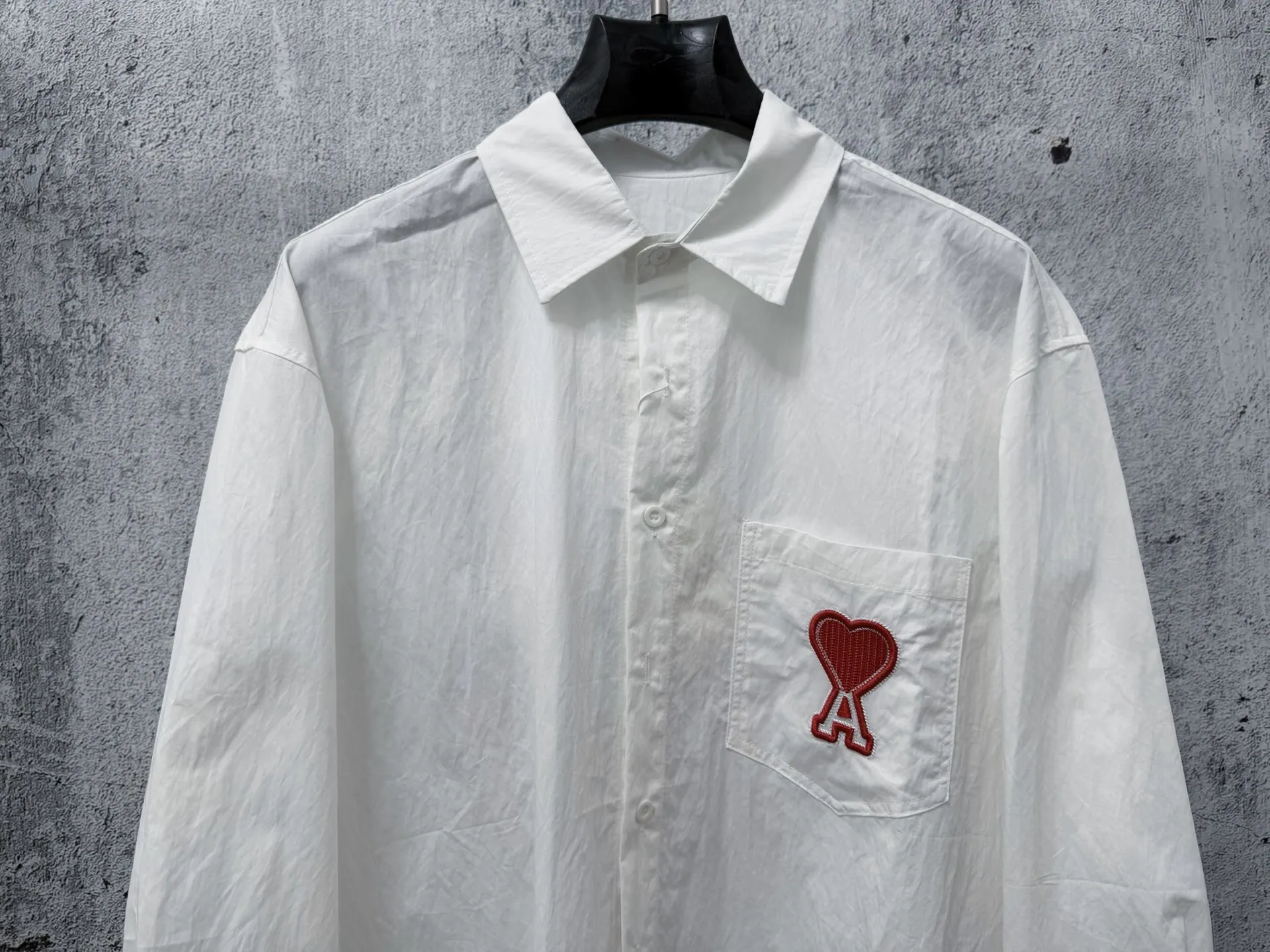 [AMI] Love SS Spring and Summer New Arrival simple long-sleeved shirt, linen cotton fabric, Classic simple design, refreshing tones, super super awesome colors, the most worth buying item this season, simple and elegant small design, fashionable must-have, super easy to control! Size：S-XL